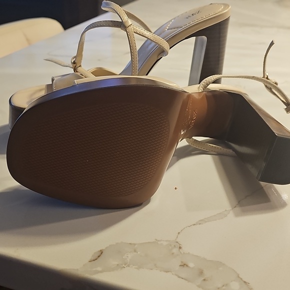 Zara Women's Elegant Cream Heels - Picture 2 of 9